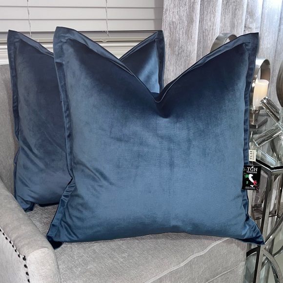 1-TGH TESSITURA ITALIAN VELVET
DECORATIVE PILLOW (Read description for details) - Picture 1 of 17